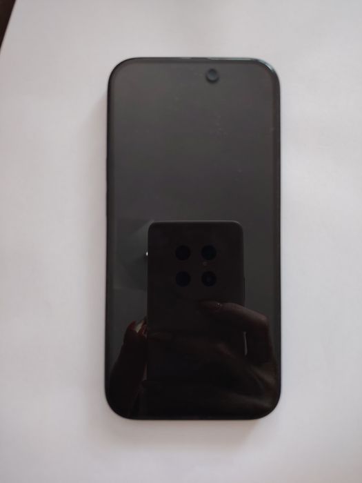 телефон  iPhone 15