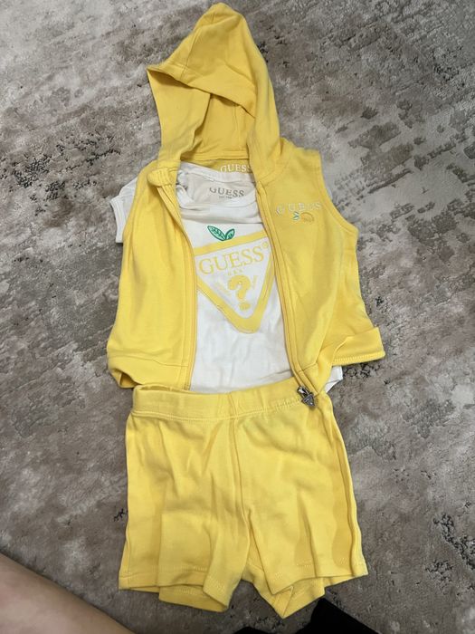 Дрехи на Гуес/Адидас