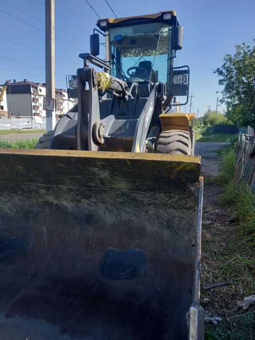 Услуги погрузчика 2 куба