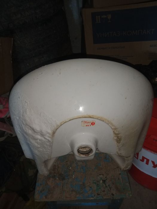 Продаётса раковина белая б/у