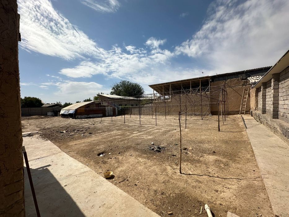 Yer sotiladi, Toshkent tumani Navoiy qfyda