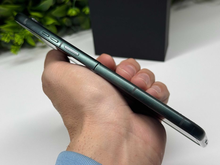 ! Като НоВо ! Motorola Razr 60 Ultra 512GB Гаранция