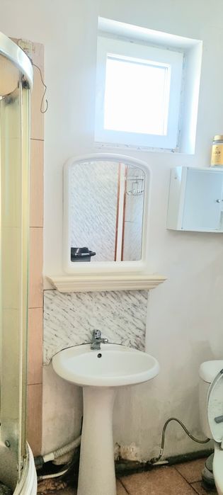 Casa ,cart Gruia  2 cam ,buc,baie, 40mp+pivniță , teren 130  ,mp, 205 000 eur neg