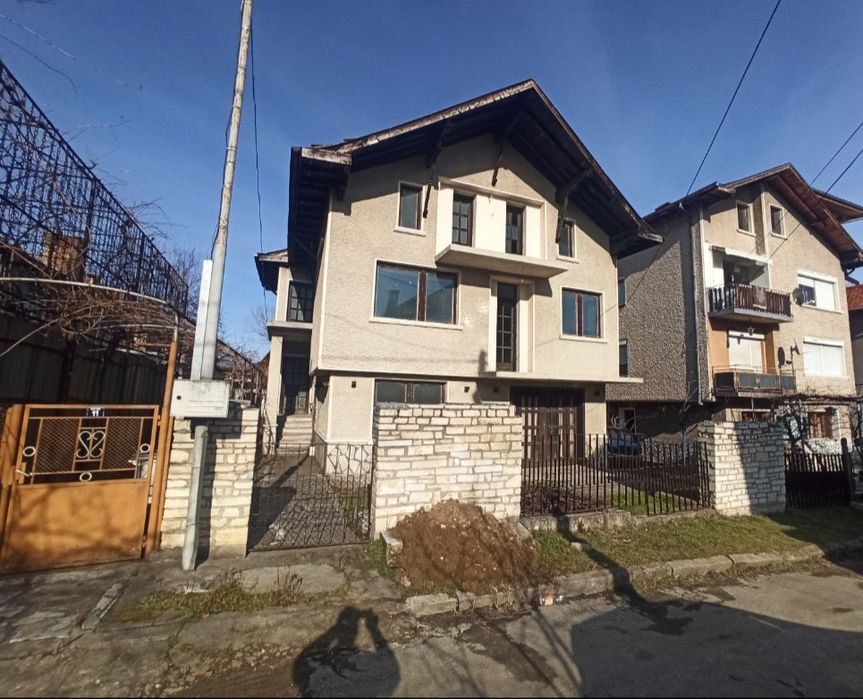 Продава се Къща в Велинград - 260 кв.м за 635 €/кв.м - Снимка #1