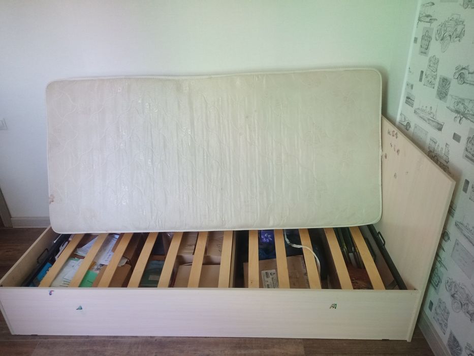Продам кровать 190/90 + матрас.