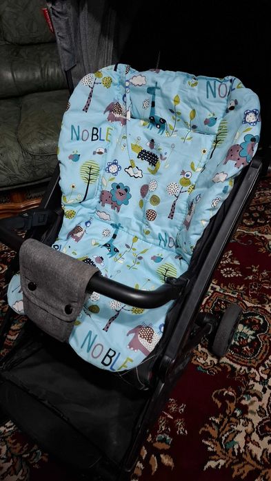 Продаётся детская коляска б/у + дождевик, накомарник и матрасик