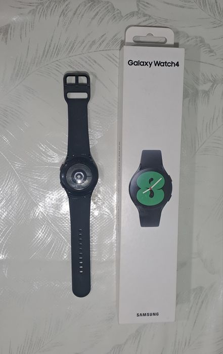 SAMSUNG Galaxy Watch4