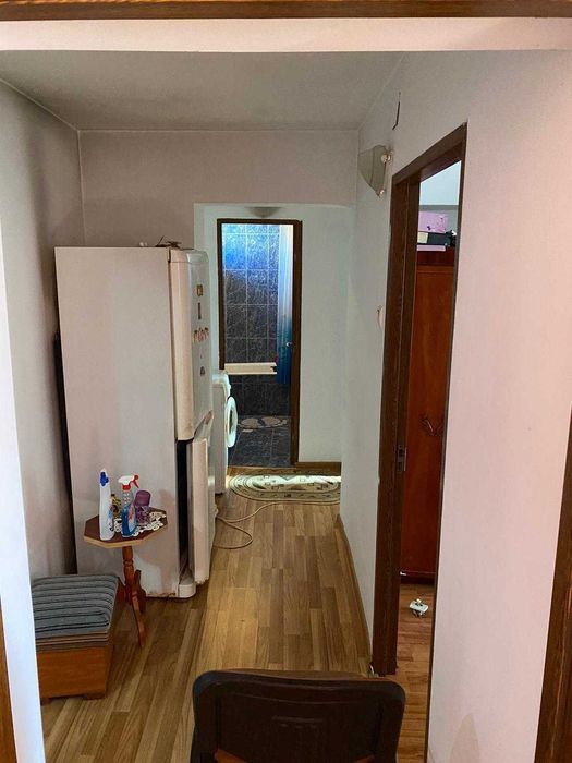 Vand apartament cu 3 camere decomandat