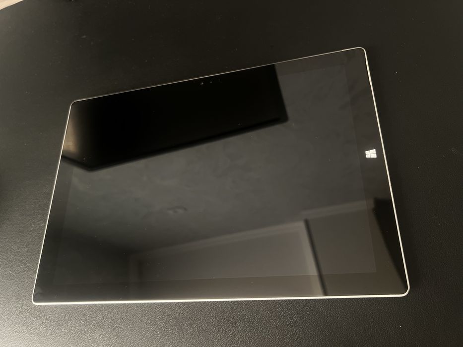 Microsoft Surface Pro 3 / Core i5 / 4GB RAM /