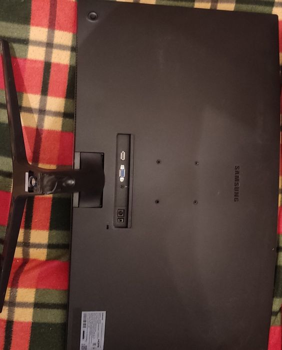 Монитор Samsung 31.5