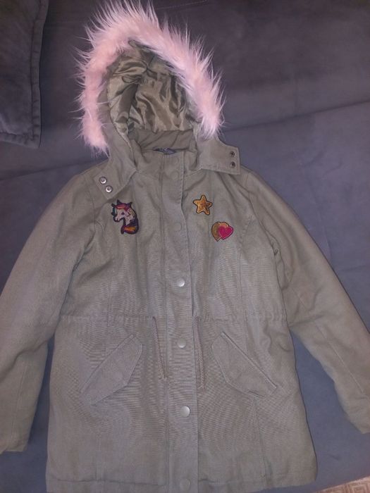 Продаются куртки на девочку 9-10 лет
