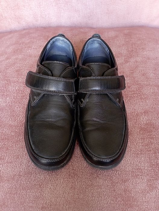 Продам туфли для мальчика