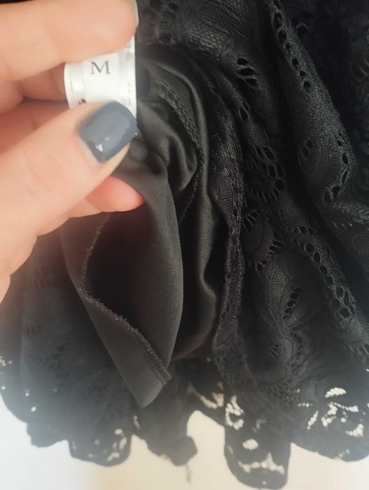 2 рокли за подходящи за размер М