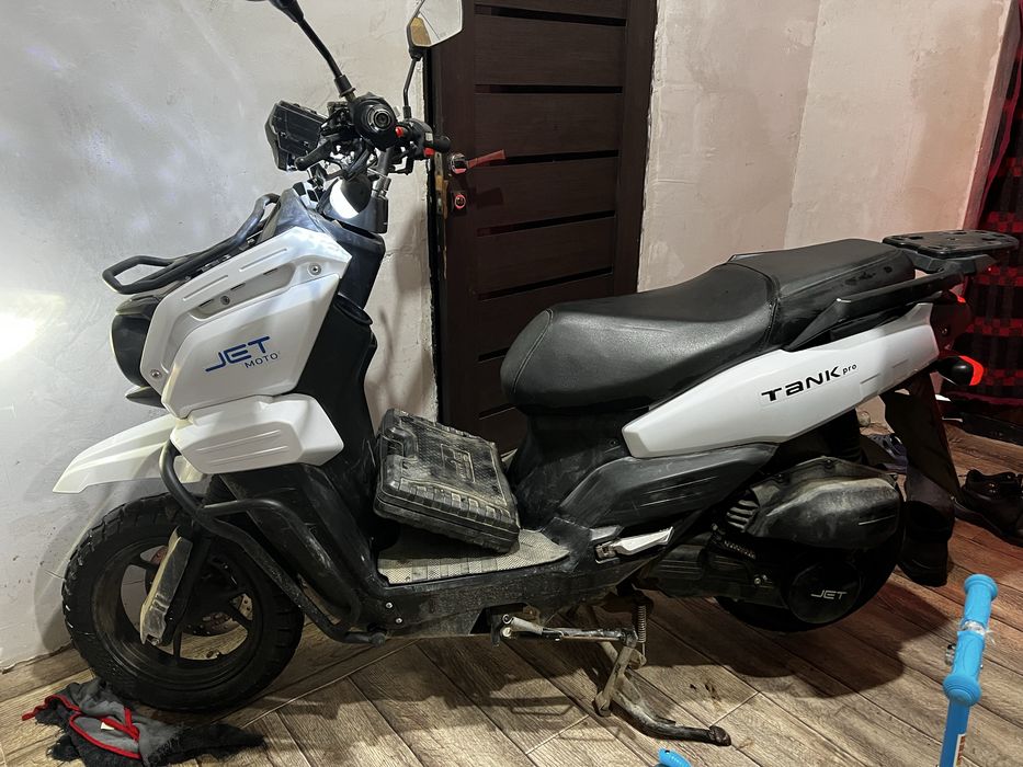 Скутер танк про продам