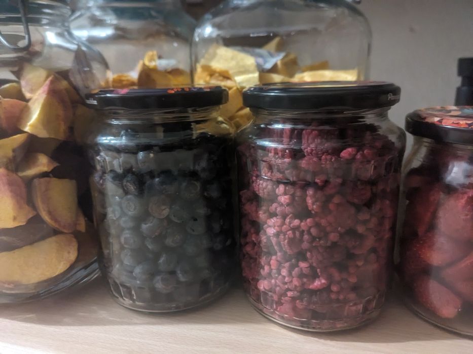 Fructe liofilizate, rosii, caise, pepene, morcovi, banane