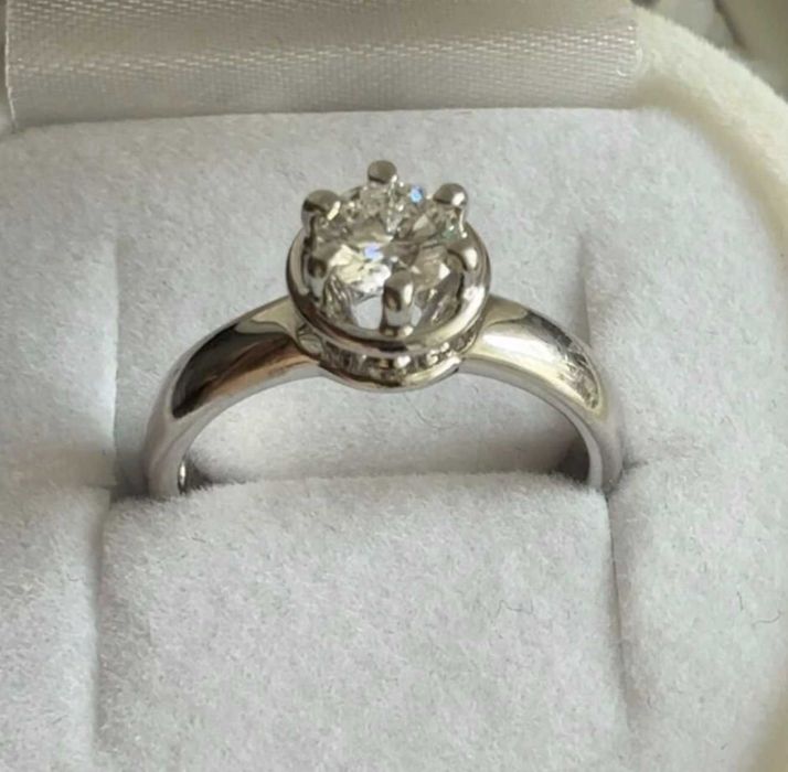 Кольцо из платины с бриллиантом DAMIANI оригинал
