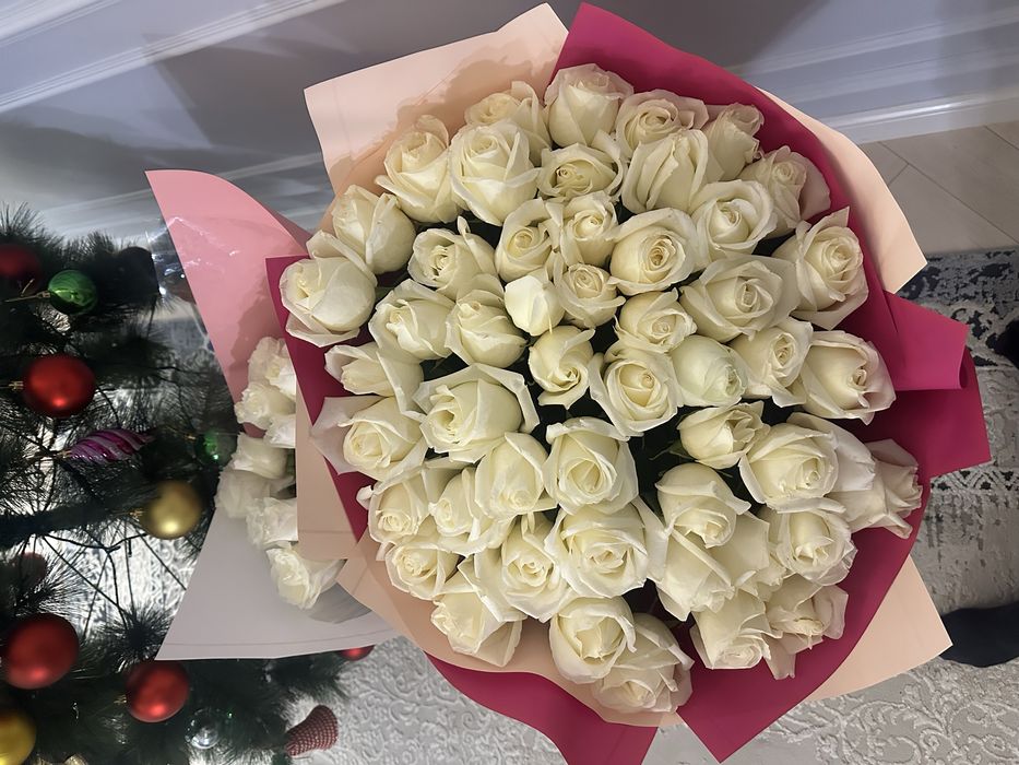 Продам белые розы срочно