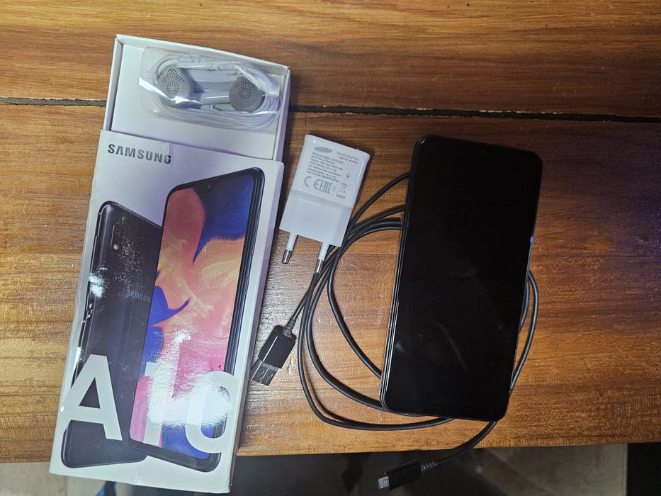 Телефон Samsung  galaxy A10 32GB кутия зарядно кабел ТОП