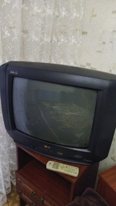 Продам цветной телевизор