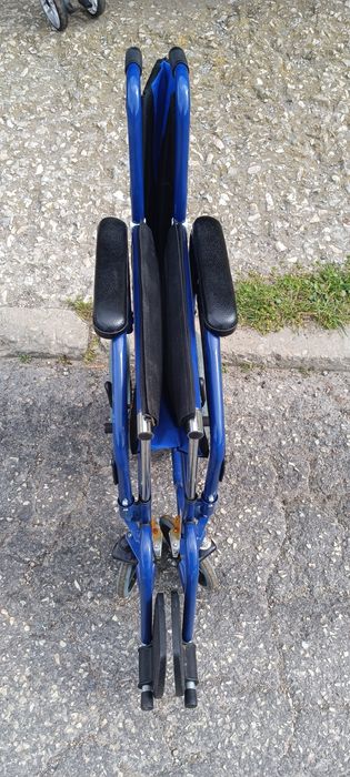 Инвалидна помощна количка