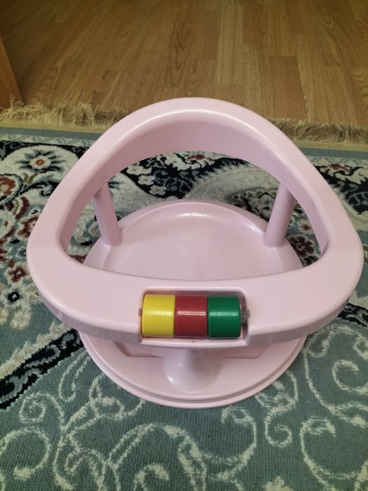 Продам сиденье для купания детей