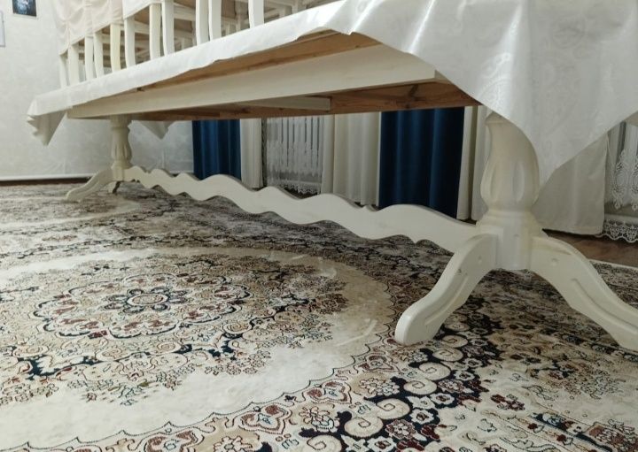 Продаётся стол самовывоз