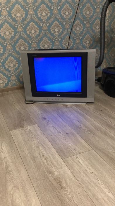 Отдам даром телевизор