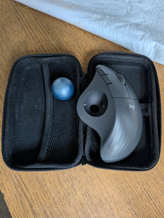 Беспроводная мышь Logitech ERGO M575