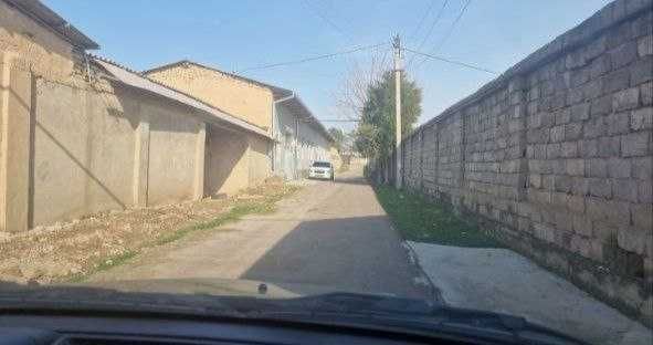 Продатся земля под строительство 4,6 соток  в Юкори Хасанбой. Кенсой