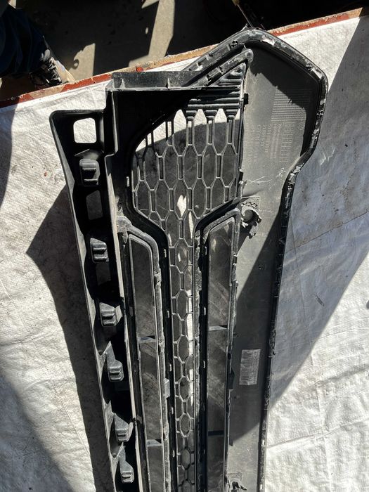 BMW X1 U11 предна решетка 2бр.