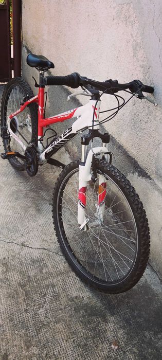 Bicicleta Lakes cadru aluminiu/foarte ușoară  schimbătoare Shimano  21 viteze