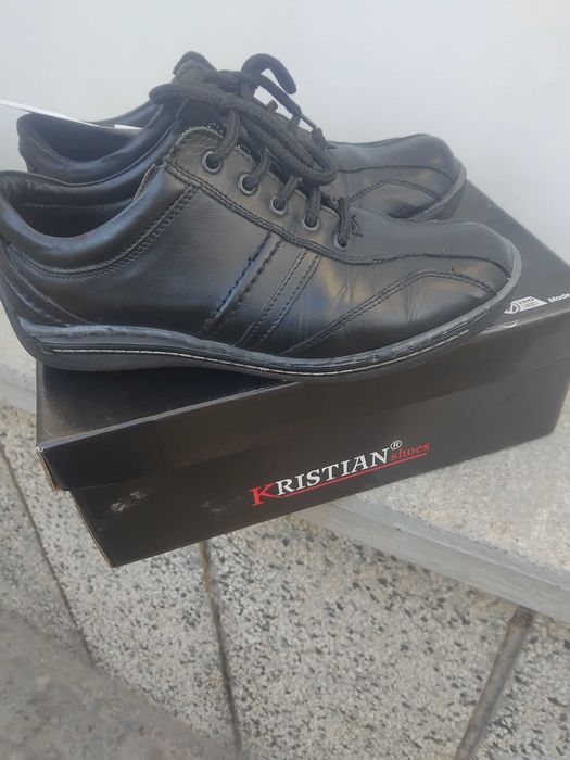 Продавам обувки от естествена кожа