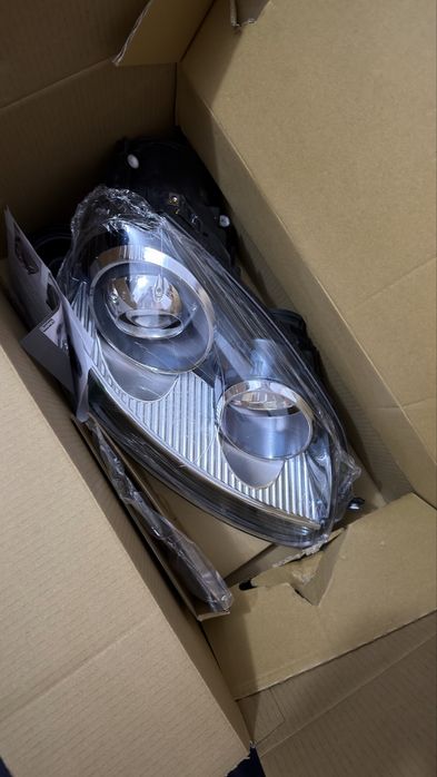 Vand faruri golf 5 cu xenon