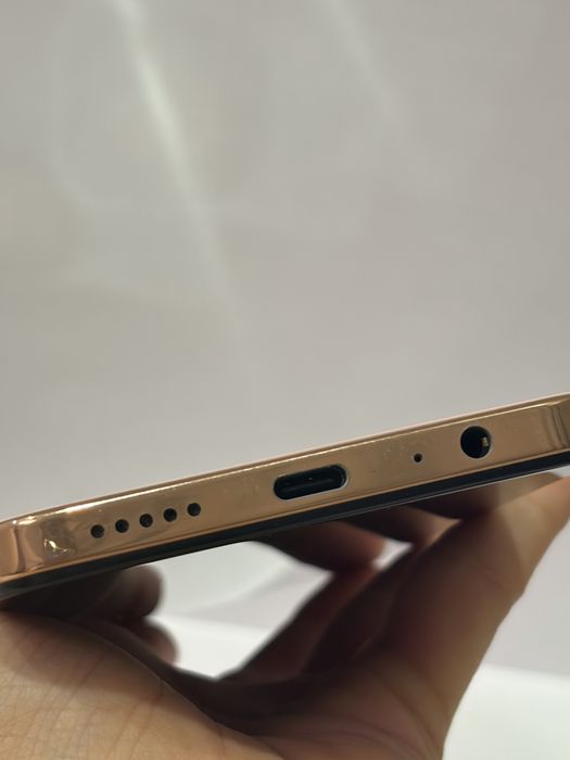 смартфон vivo Y28 виво у28