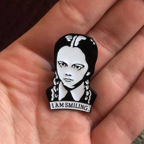 Brosa/ insigna/ pin metalic Wednesday Addams Family