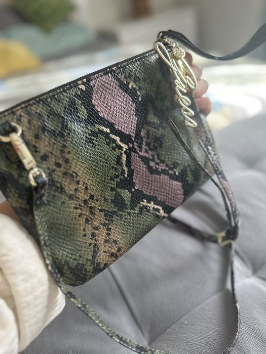 Оригинална дамска чанта Guess