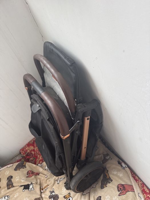 Продам каляску новая