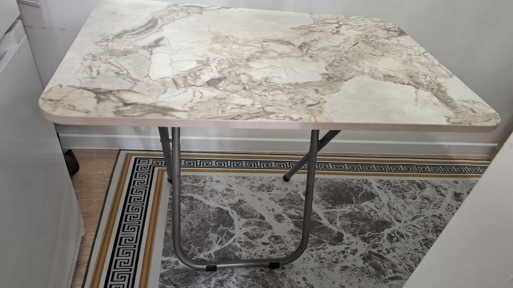 Продам стол складной 10000тг