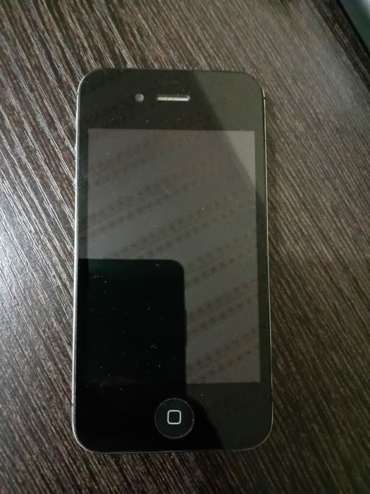 iPhone 4S (8 ГБ) Xiaomi Redmi 5 plus va 45 wtli taypsi zaryadnik b.n