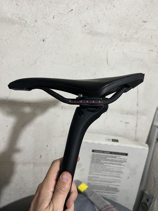 Карбоново колче + карбонова седалка 27.2ф