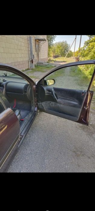 Opel Omega b. Объем 2 литра.