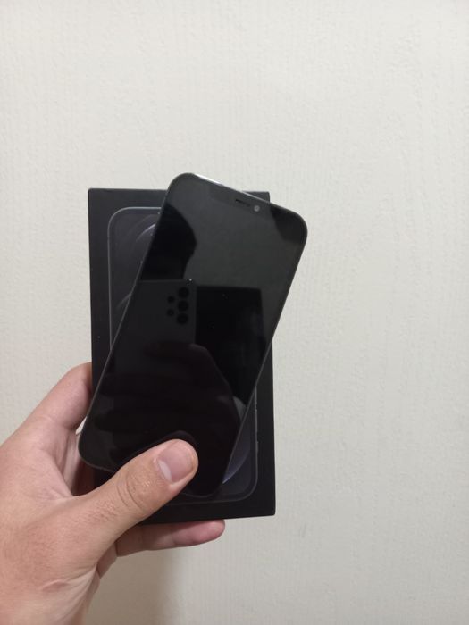 Iphone 12 pro telefoni