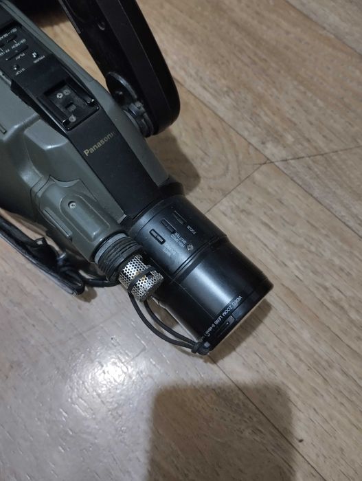 Видеокамера Panasonic NV-G100