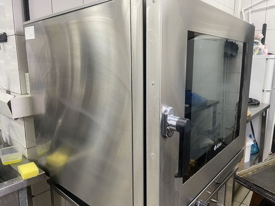 Пароконвектомат.