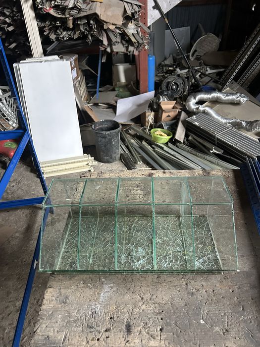 Стелаж за магазин  /ядки , бонбони /