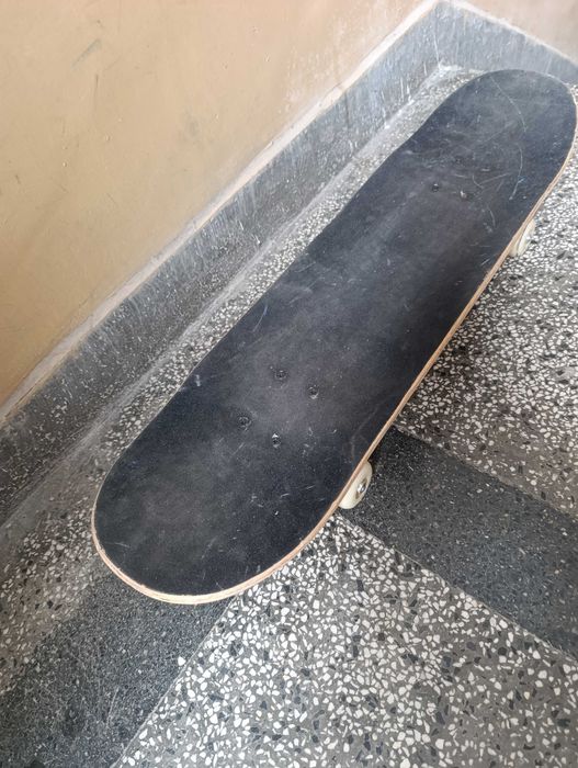 Тротинетка и скейтборд