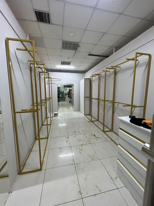 Стеллажи для одежды