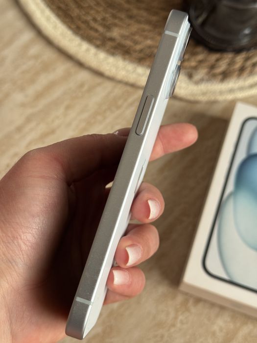 Iphone 15 128GB неразличим от нов