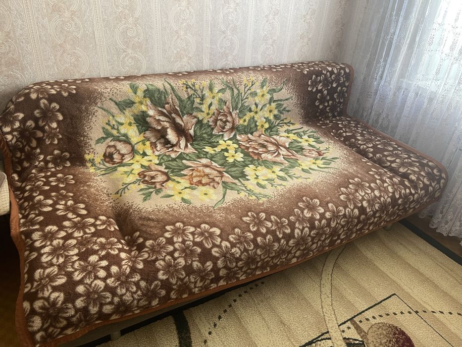 Диван продам