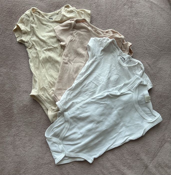 Lot hainute bebelusi